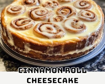 Cinnamon Roll Cheesecake